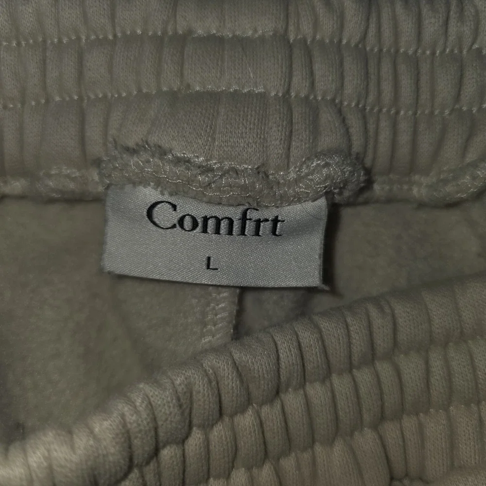 Comfrt Kids Unisex Signature Sweatpants Size Large‎ Beige | Comfy Loungewear